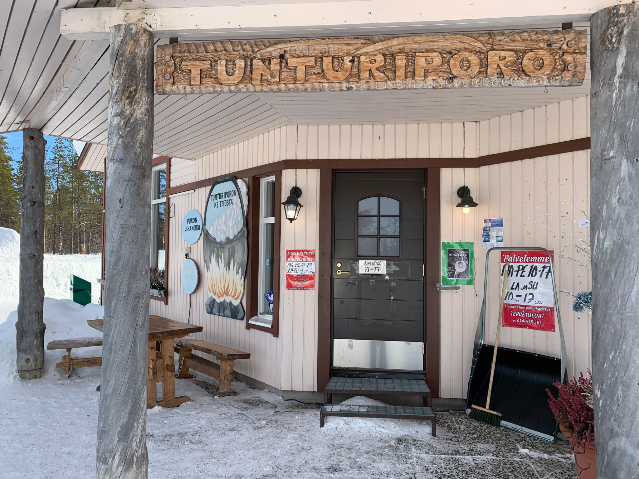 Tunturiporo (Reindeer Café)